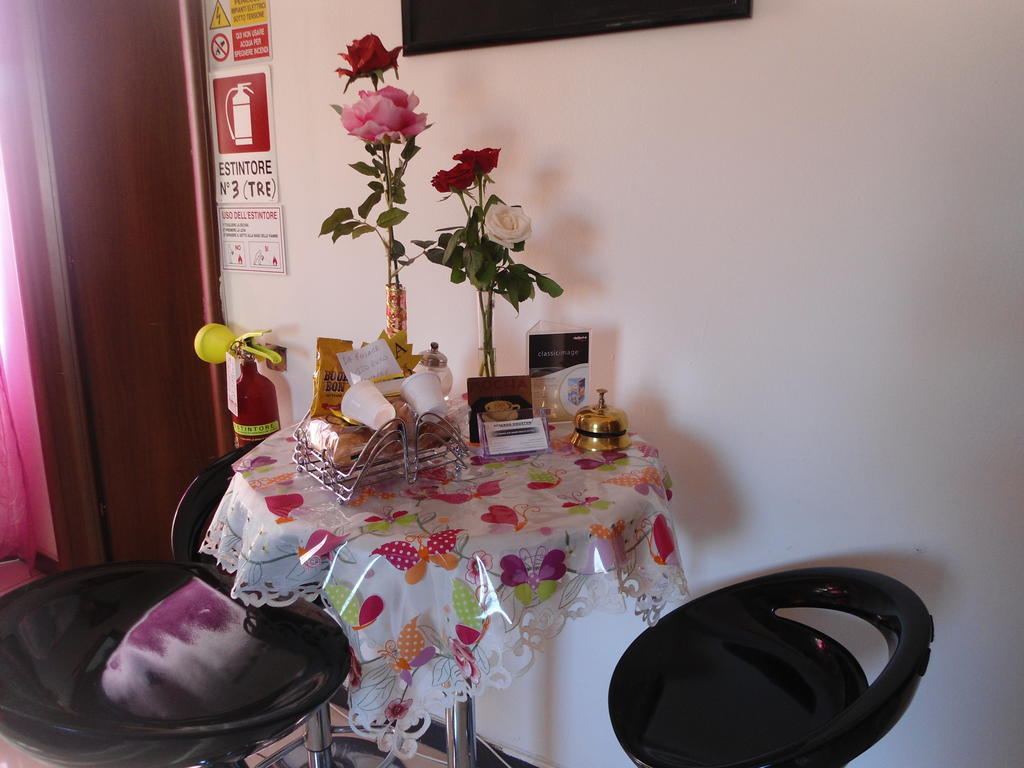 Hotel Houston Livorno - Struttura Esclusivamente Turistica - Not For Business Or Workers エクステリア 写真