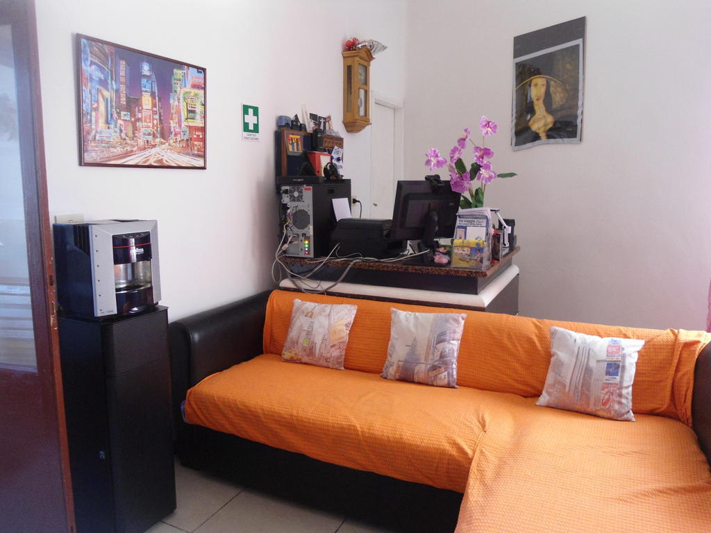Hotel Houston Livorno - Struttura Esclusivamente Turistica - Not For Business Or Workers エクステリア 写真