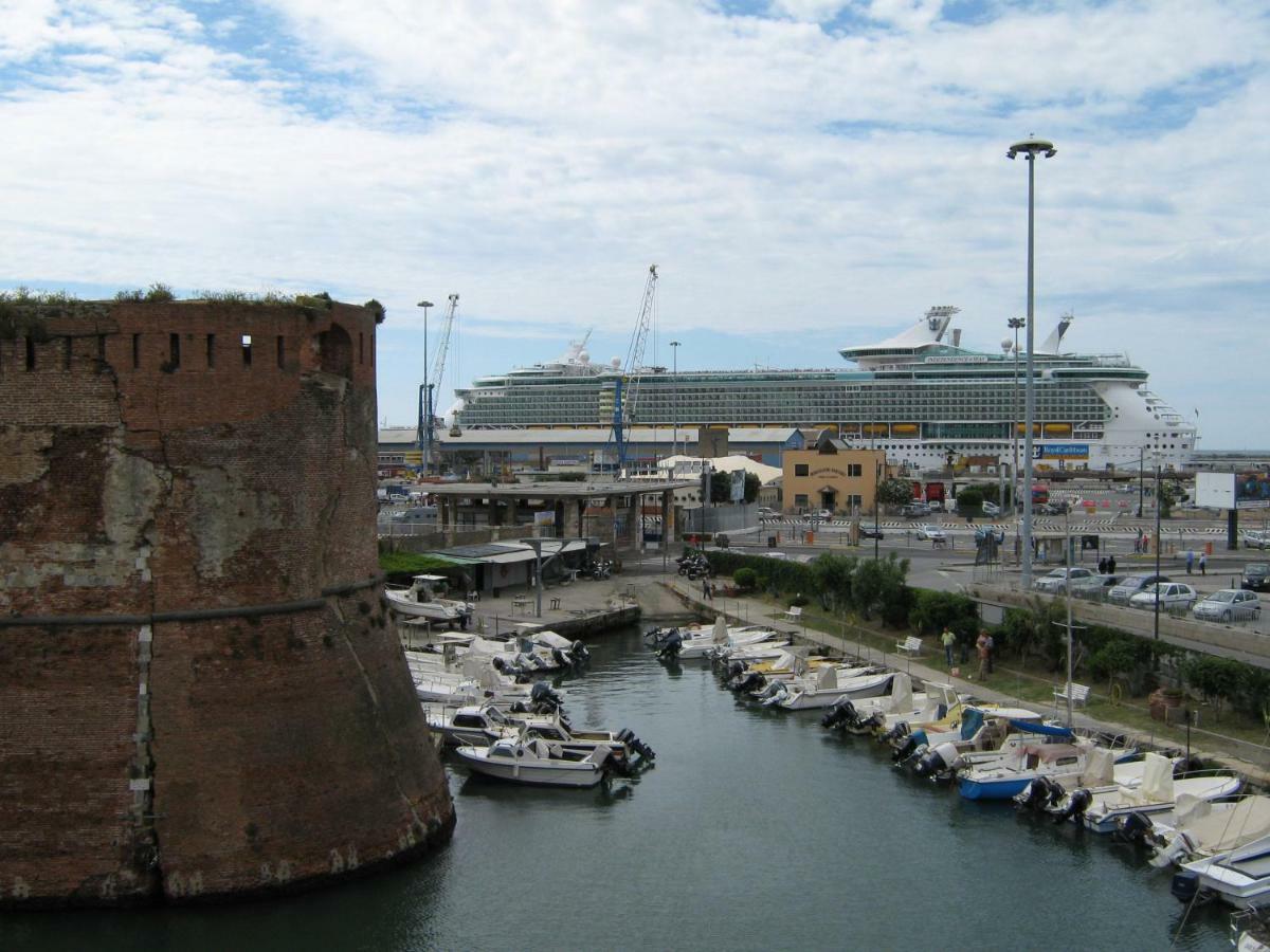 Hotel Houston Livorno - Struttura Esclusivamente Turistica - Not For Business Or Workers エクステリア 写真