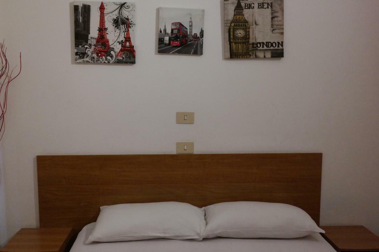 Hotel Houston Livorno - Struttura Esclusivamente Turistica - Not For Business Or Workers エクステリア 写真