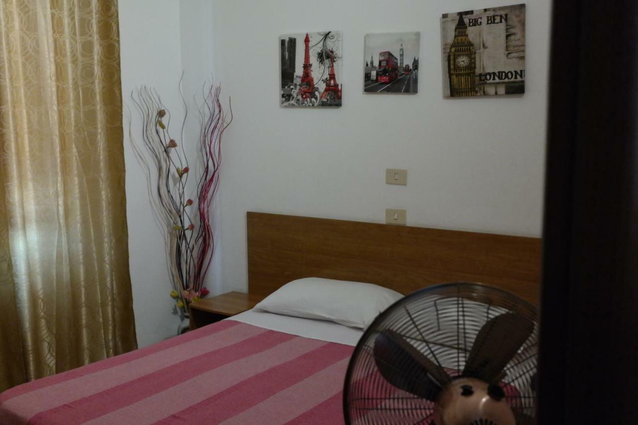 Hotel Houston Livorno - Struttura Esclusivamente Turistica - Not For Business Or Workers エクステリア 写真