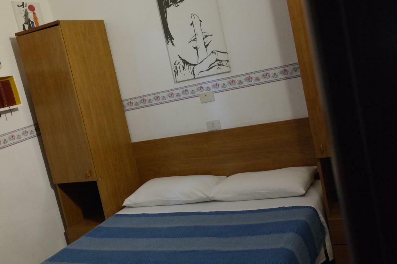 Hotel Houston Livorno - Struttura Esclusivamente Turistica - Not For Business Or Workers エクステリア 写真