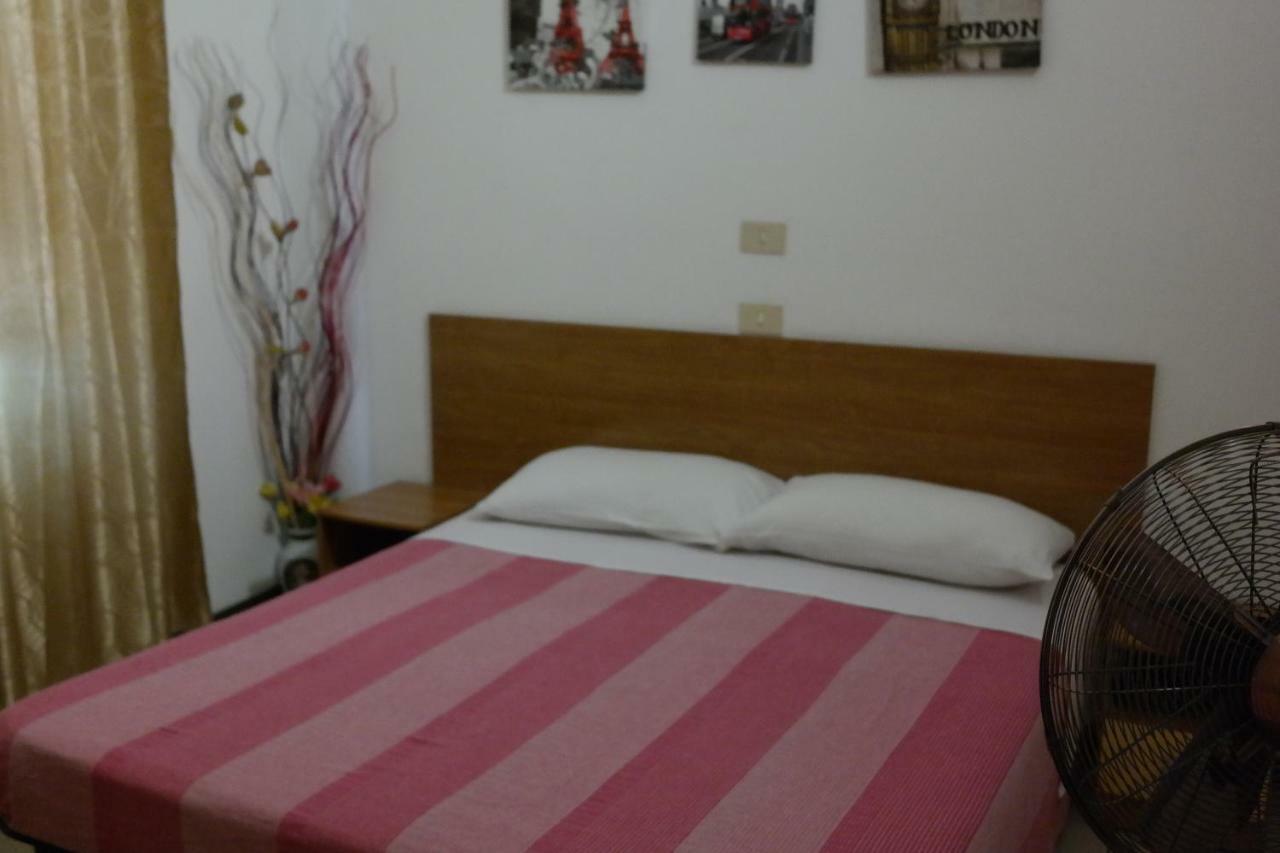 Hotel Houston Livorno - Struttura Esclusivamente Turistica - Not For Business Or Workers エクステリア 写真