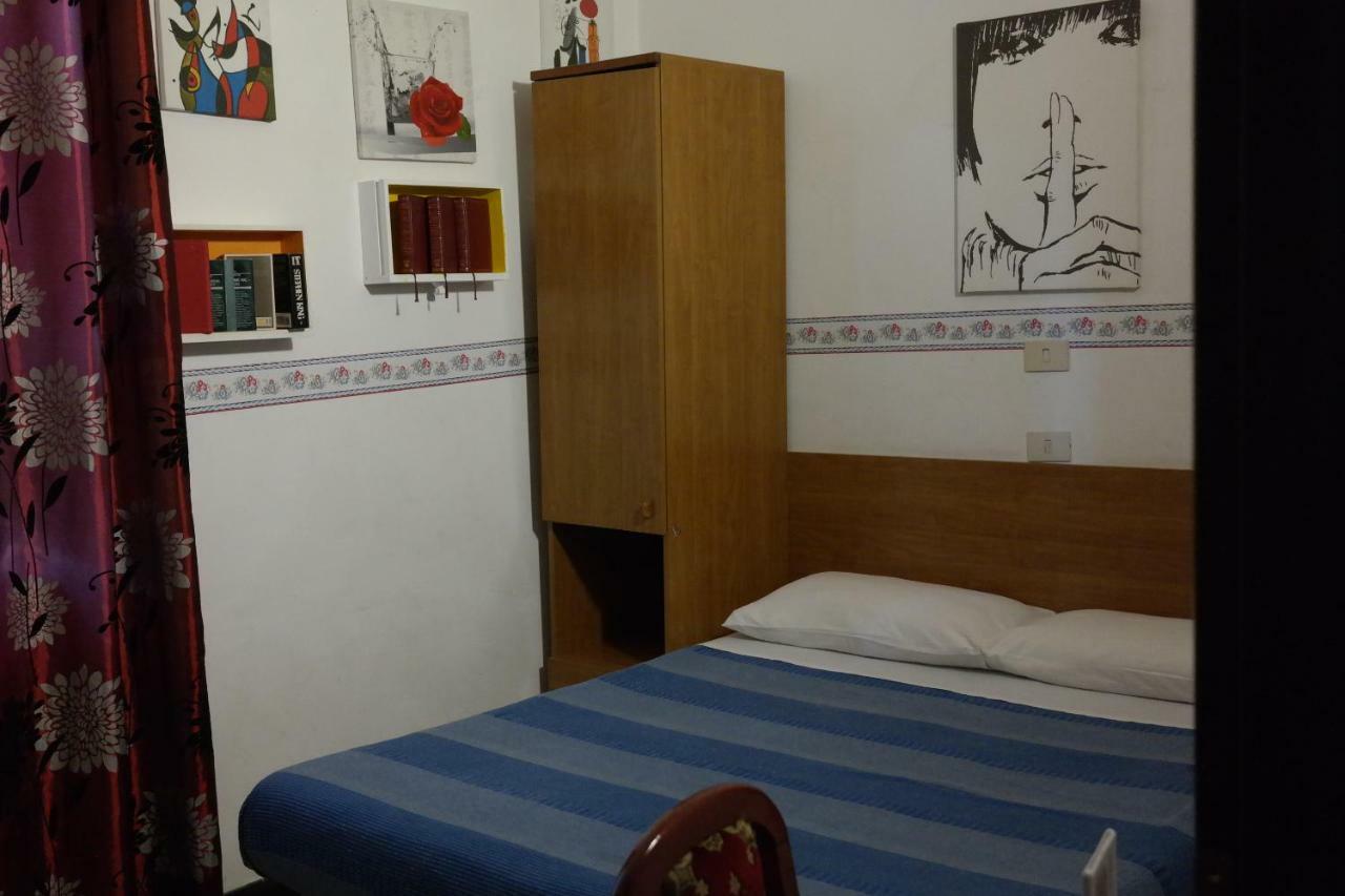 Hotel Houston Livorno - Struttura Esclusivamente Turistica - Not For Business Or Workers エクステリア 写真