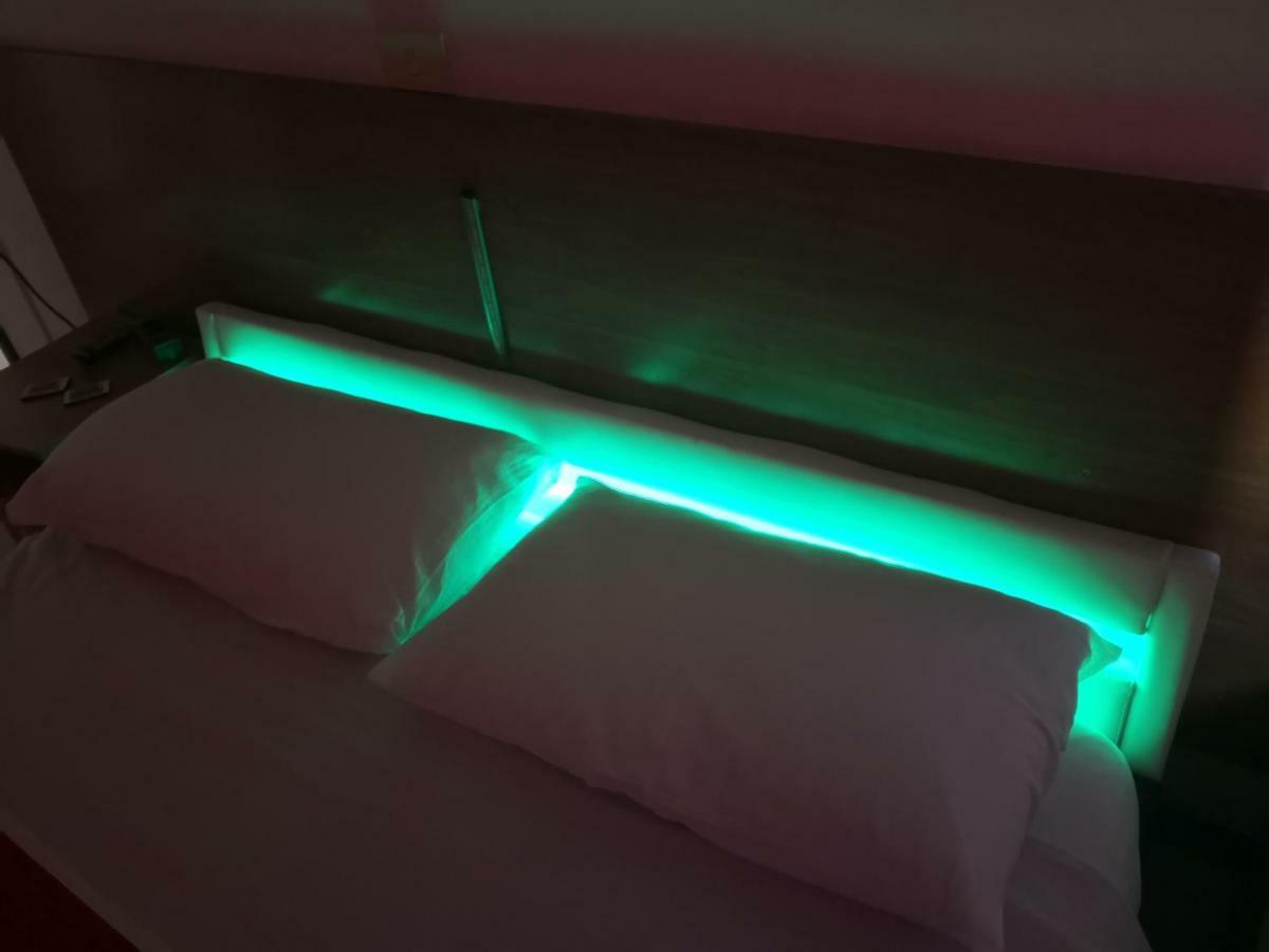 Hotel Houston Livorno - Struttura Esclusivamente Turistica - Not For Business Or Workers エクステリア 写真